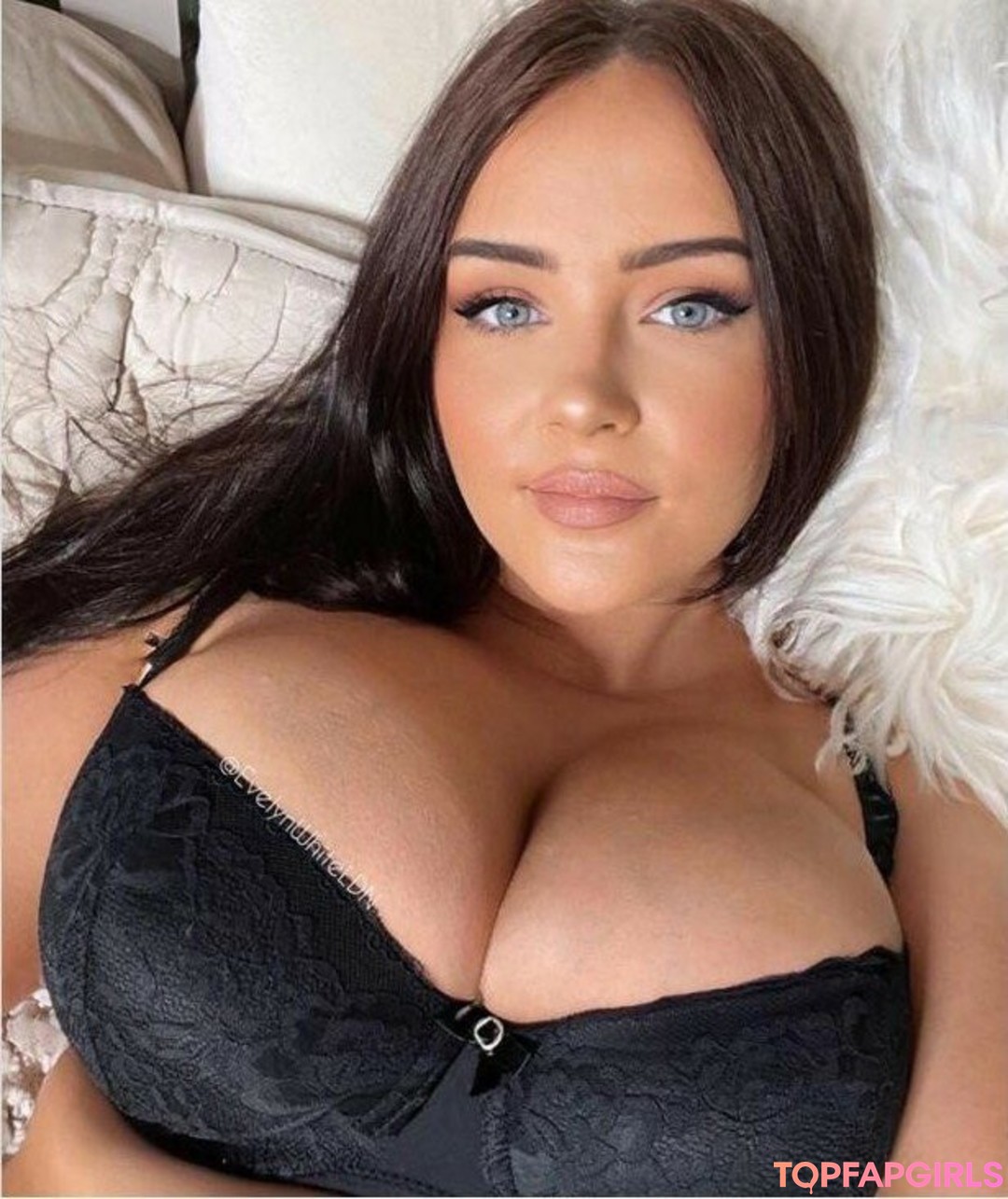 Naakte gelekte OnlyFans-foto van Evelyn White #124