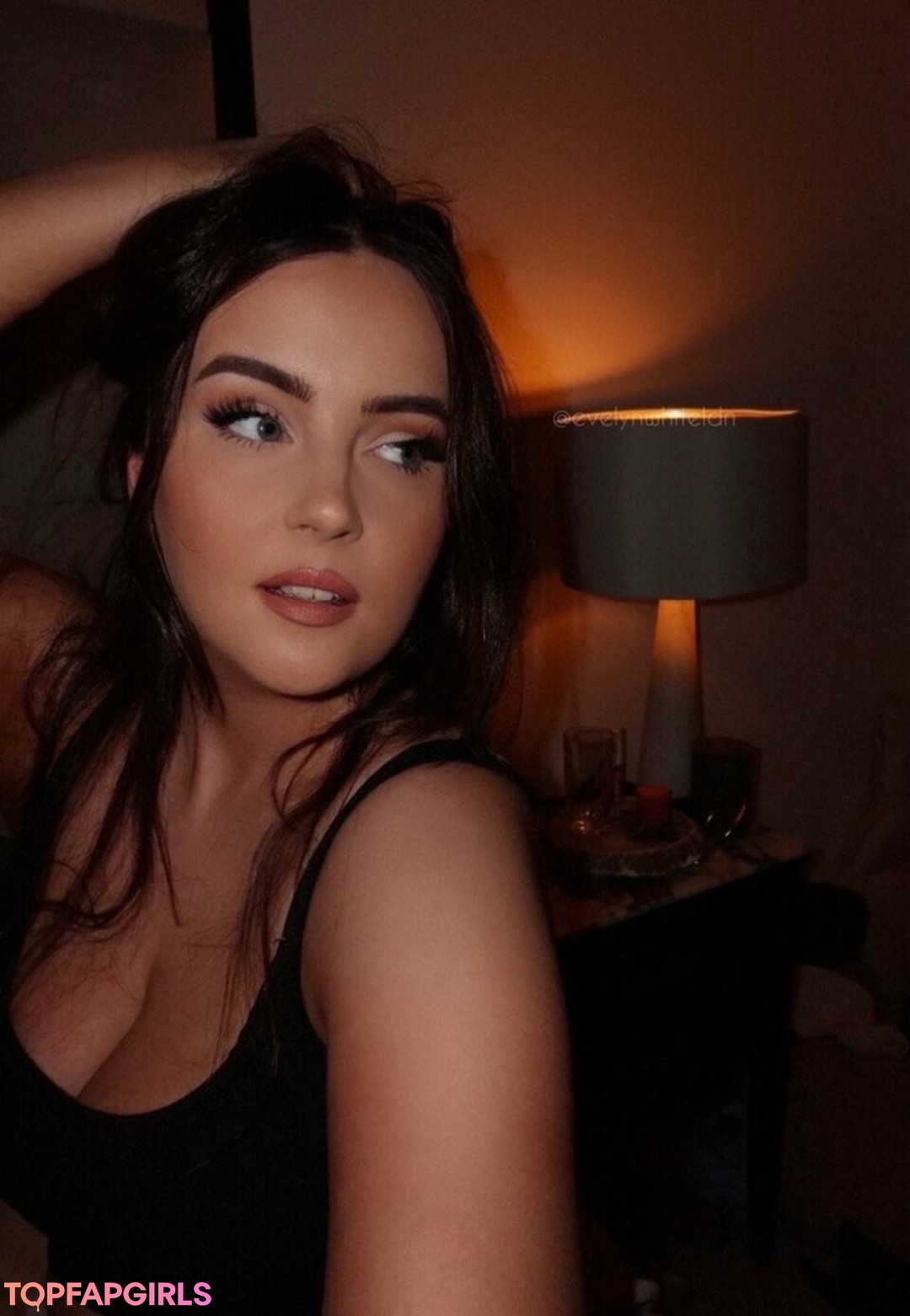 Naakte gelekte OnlyFans-foto van Evelyn White #374