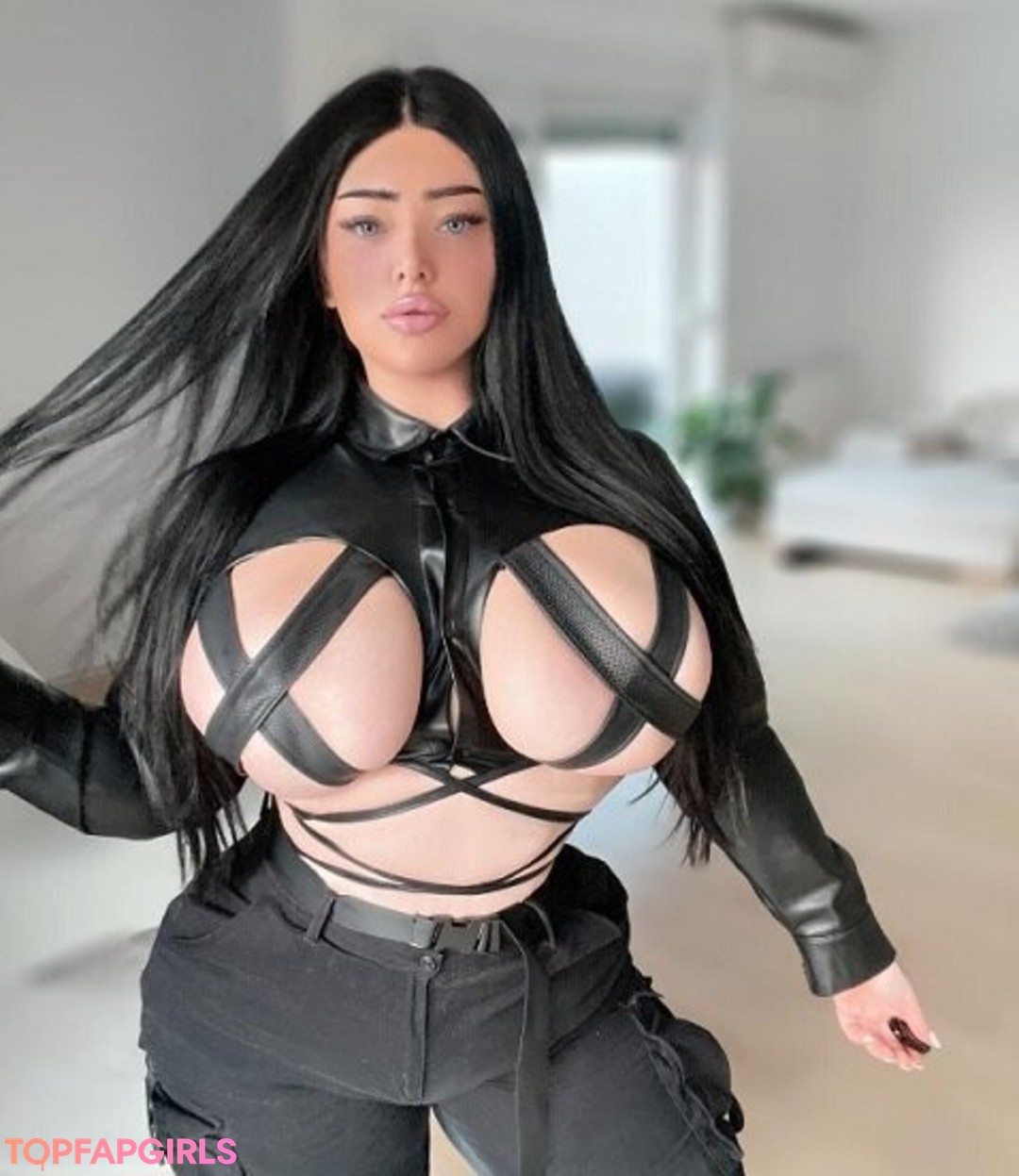 Naakte gelekte OnlyFans-foto van Claudia Rivier #153