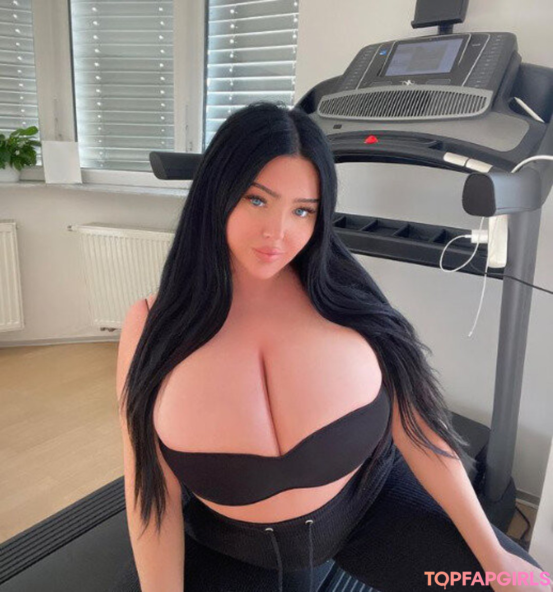 Naakte gelekte OnlyFans-foto van Claudia Rivier #182