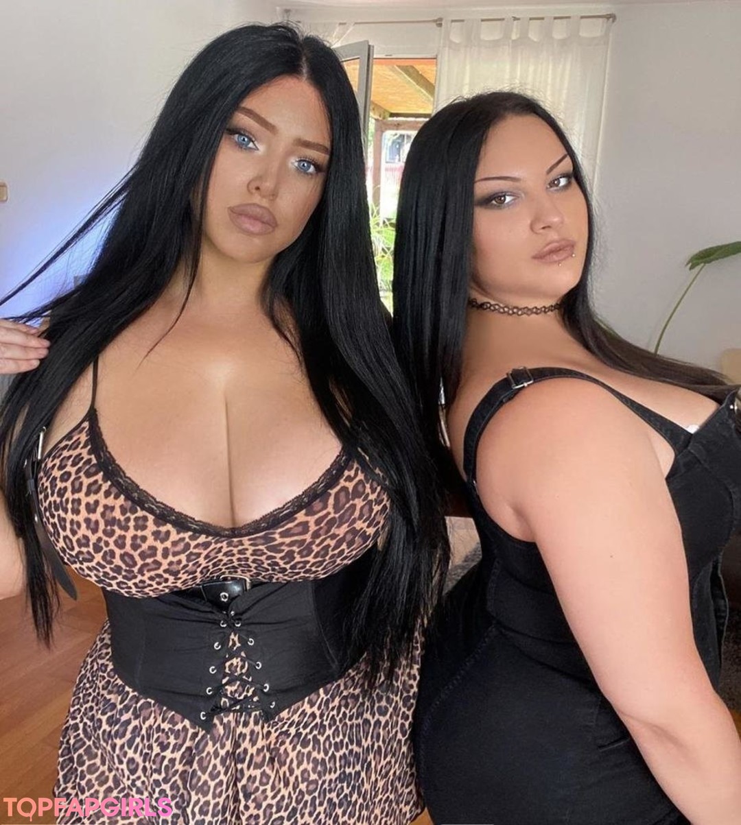 Naakte gelekte OnlyFans-foto van Claudia Rivier #36