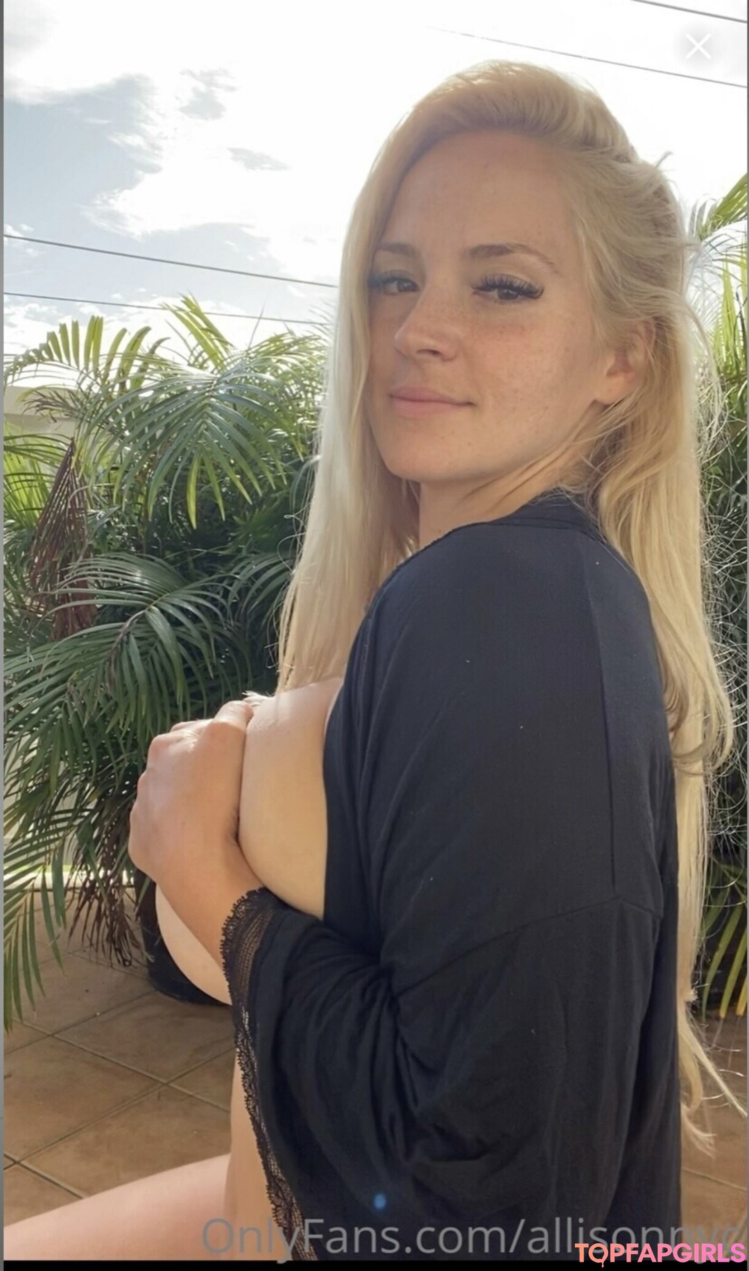 Naakte gelekte OnlyFans-foto van Allisonnyc #6