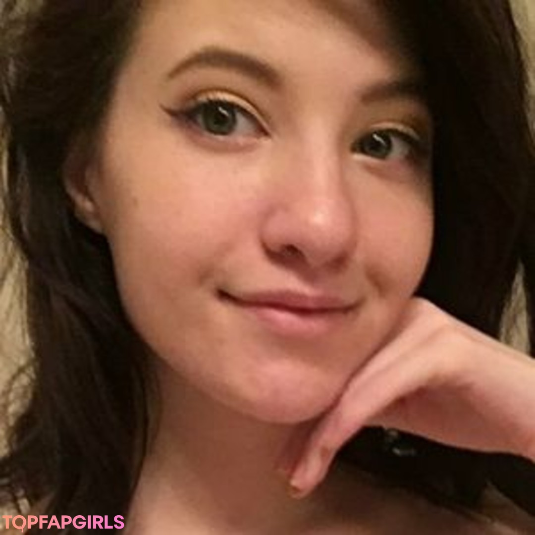 Naakte gelekte OnlyFans-foto van Elizabeth Reed #1387