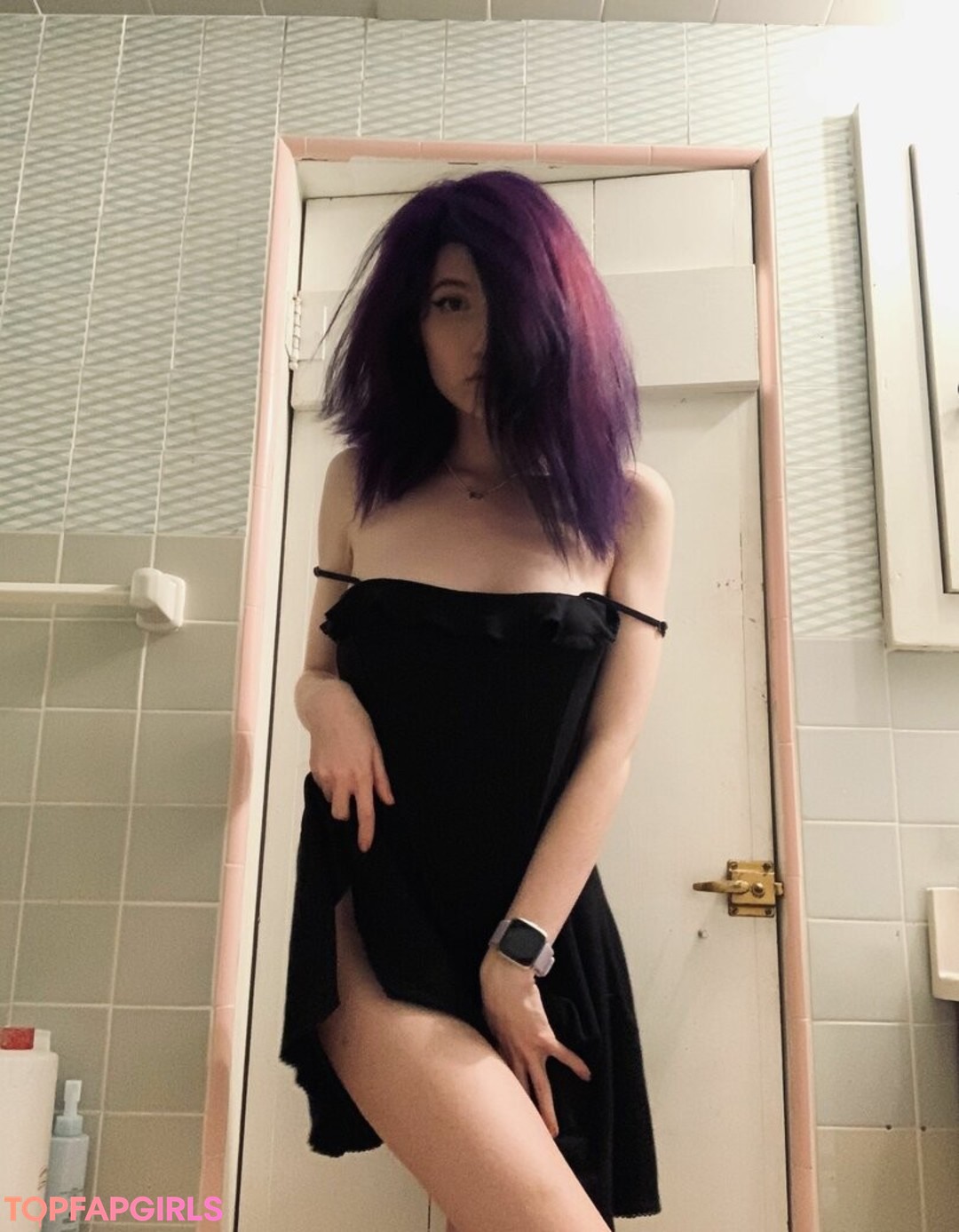 Naakte gelekte OnlyFans-foto van Elizabeth Reed #1459
