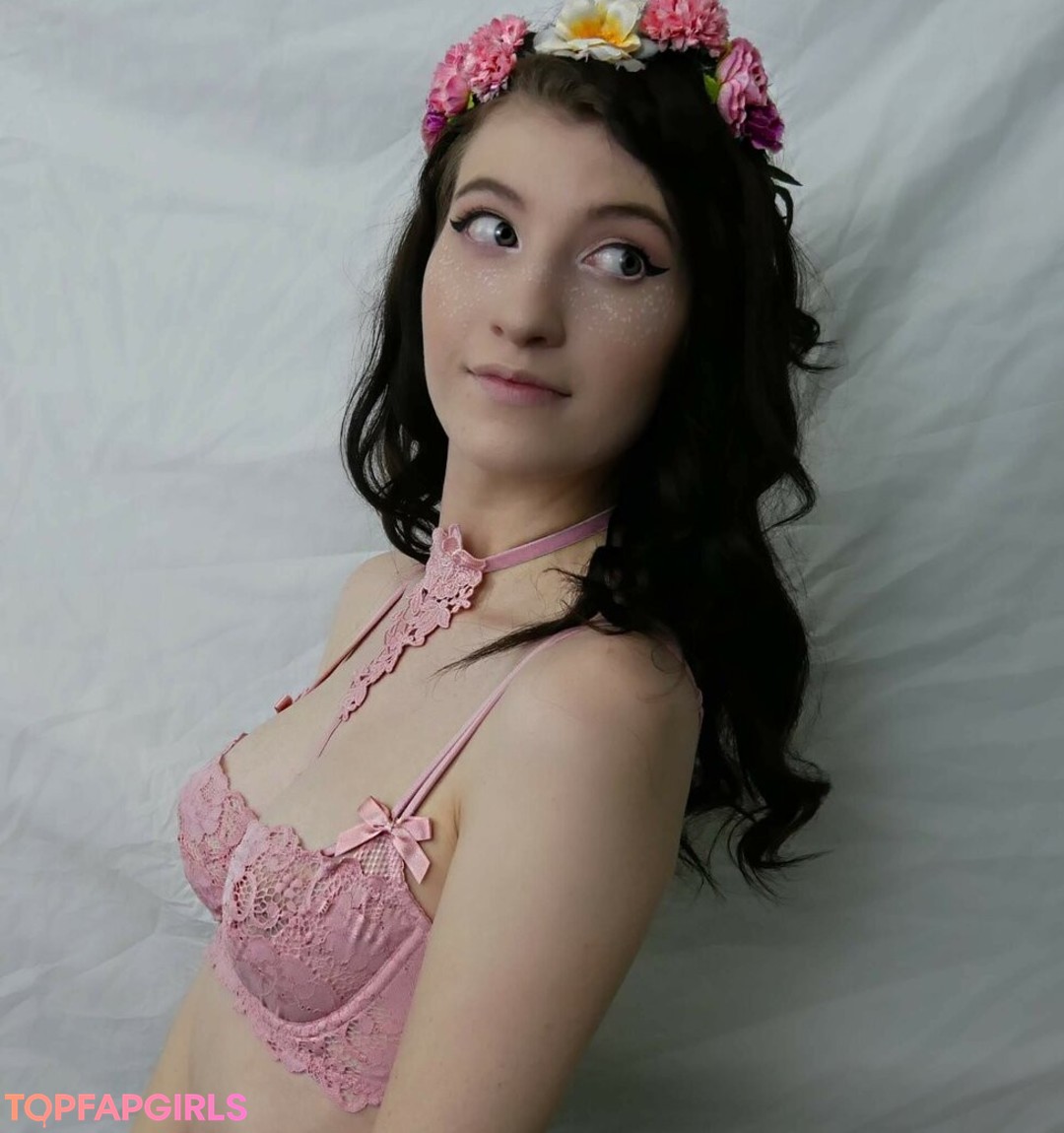 Naakte gelekte OnlyFans-foto van Elizabeth Reed #1511