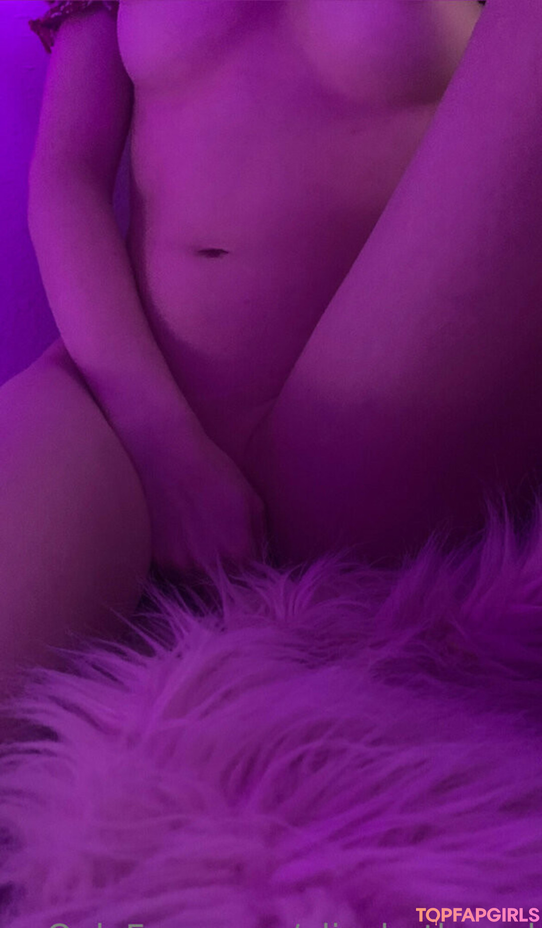 Naakte gelekte OnlyFans-foto van Elizabeth Reed #2908