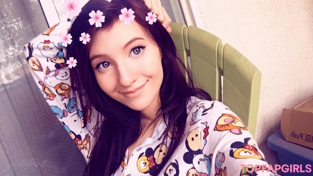 Naakte gelekte OnlyFans-foto van Elizabeth Reed #595