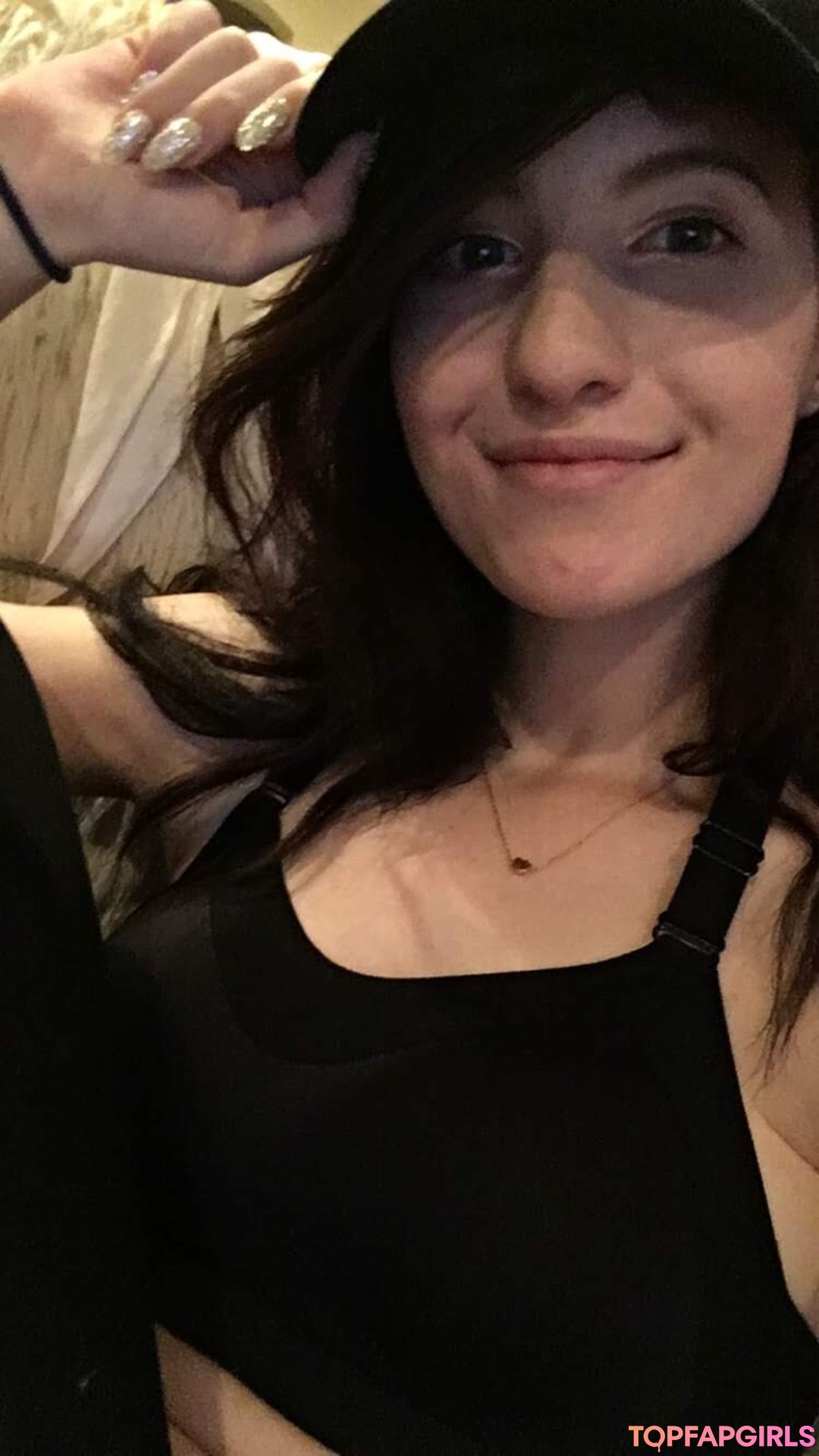 Naakte gelekte OnlyFans-foto van Elizabeth Reed #1107