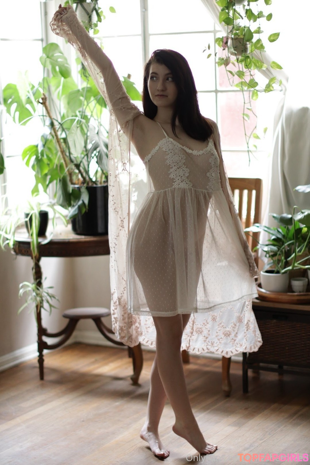 Naakte gelekte OnlyFans-foto van Elizabeth Reed #1357