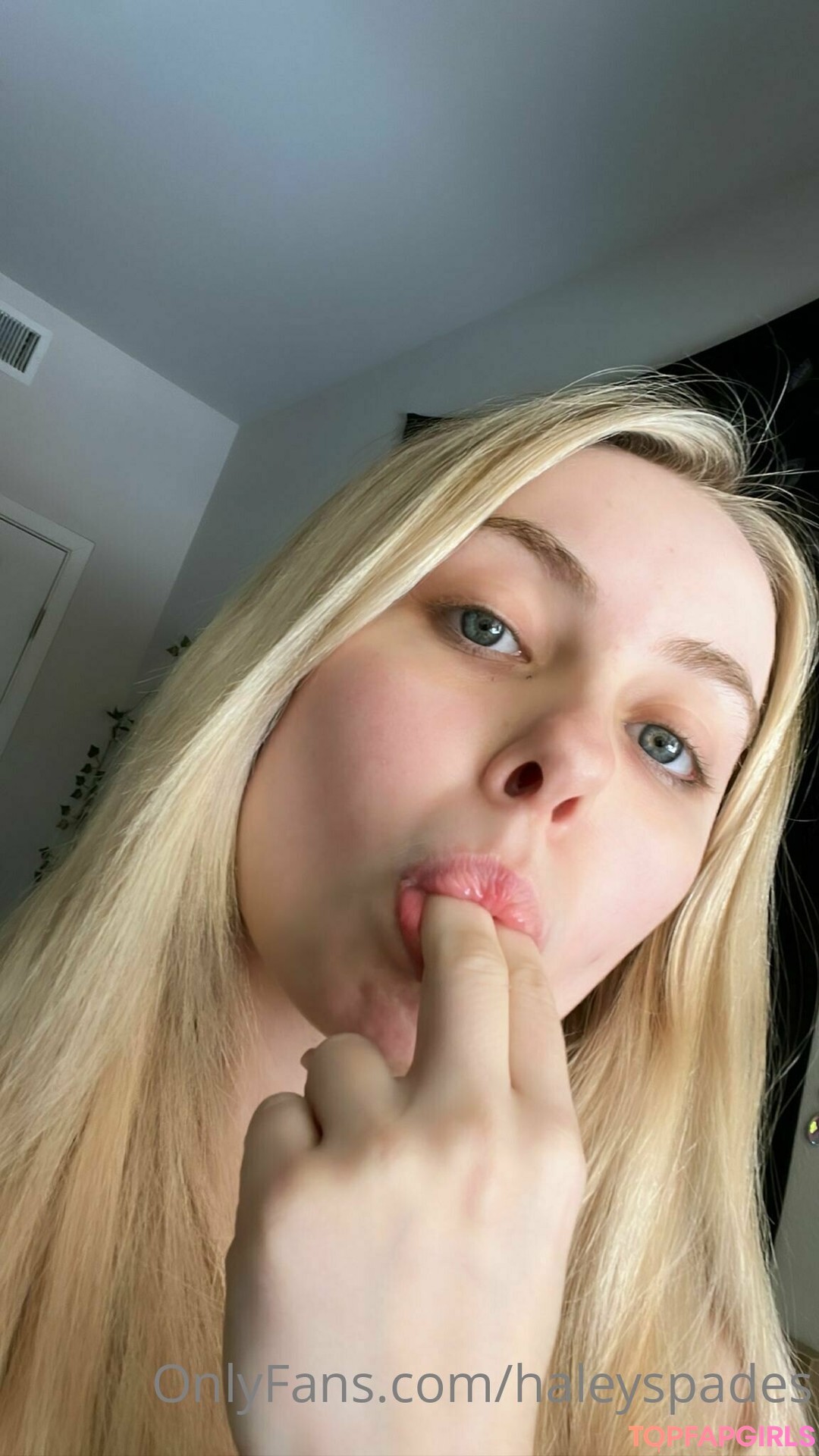 Naakte gelekte OnlyFans-foto van Haley Spades #77