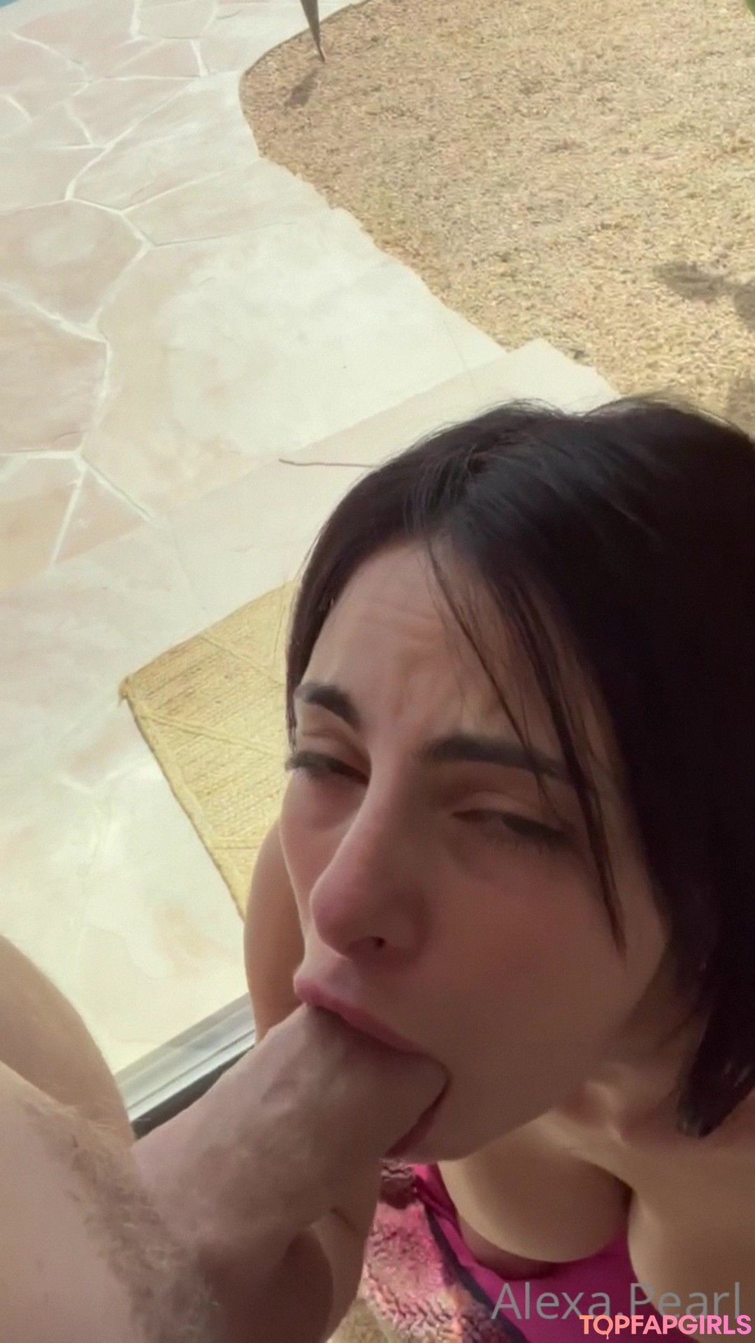 Naakte gelekte OnlyFans-foto van Alexa Pearl #2456