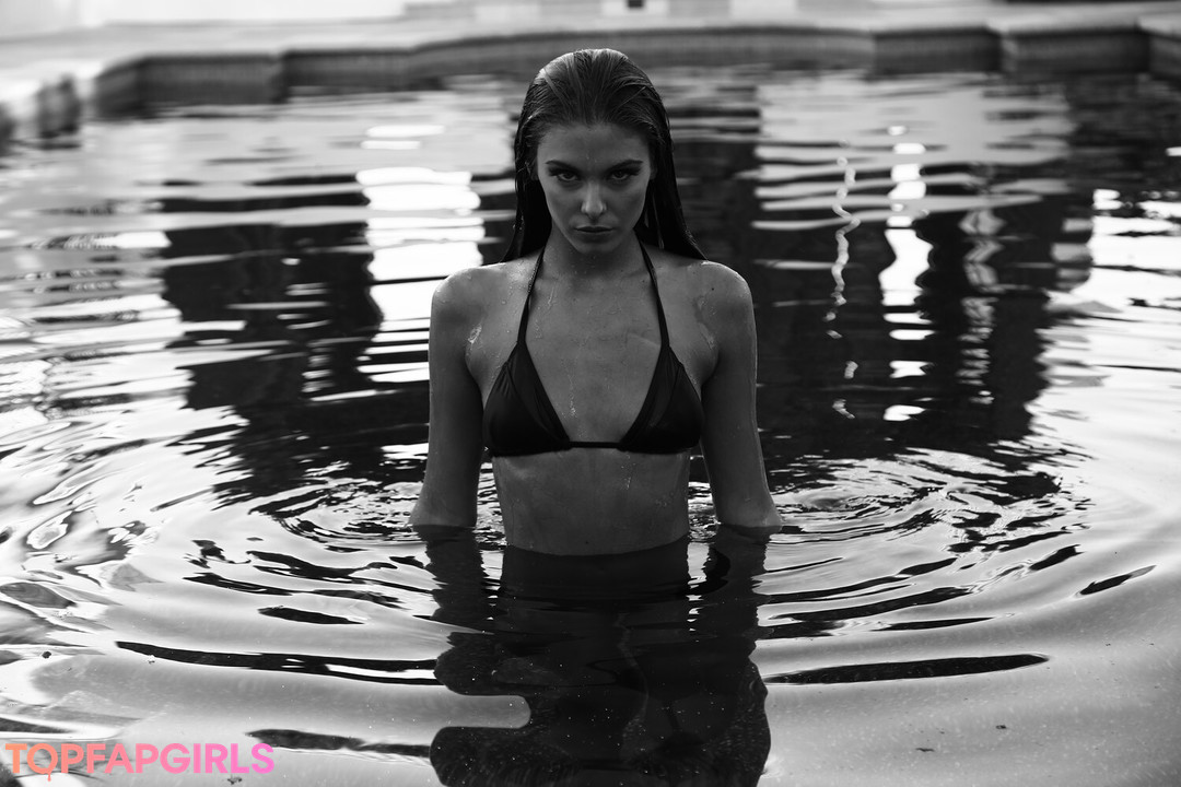 Naakte gelekte OnlyFans-foto van Carmella Rose #308