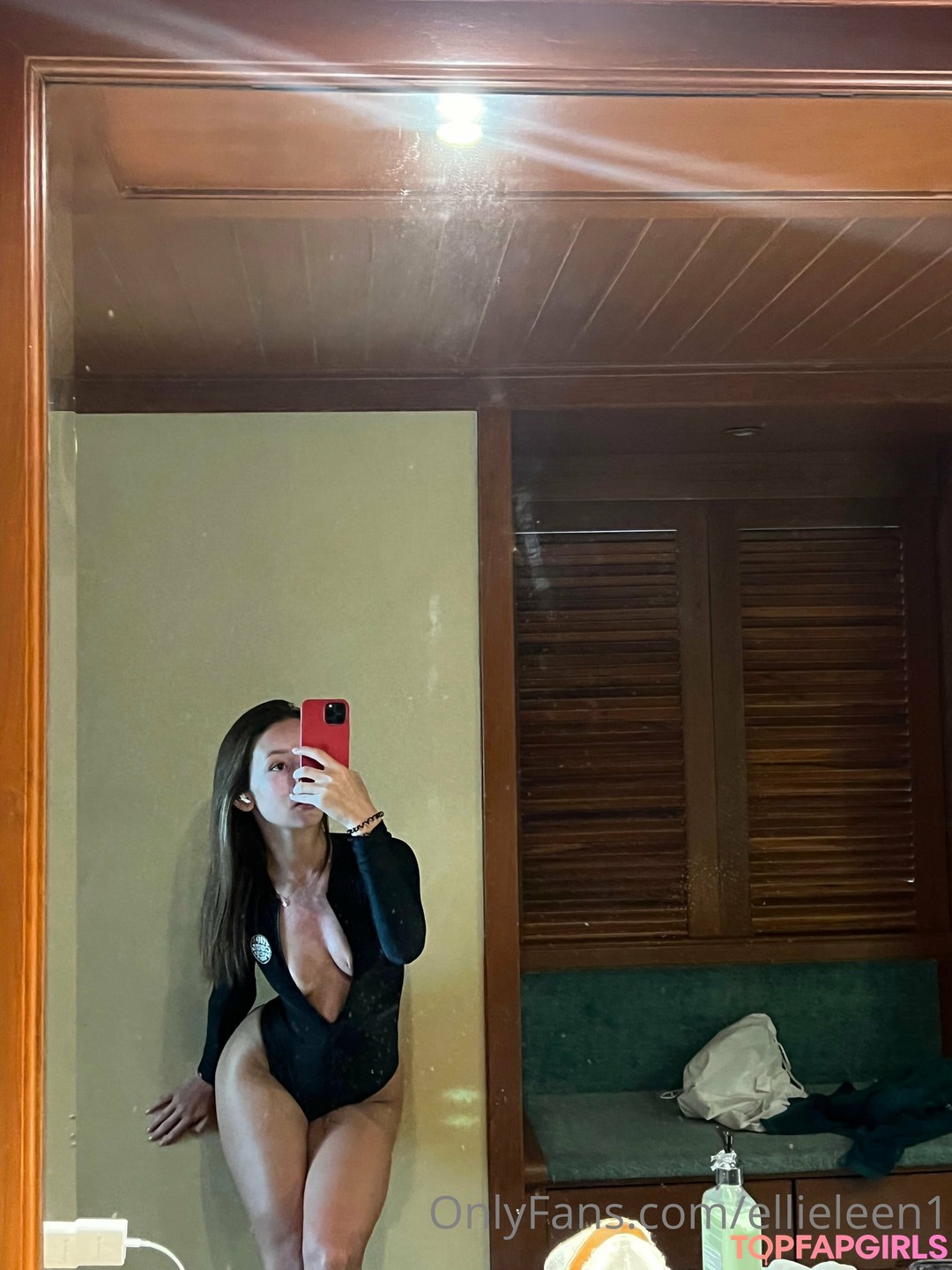 Naakte gelekte OnlyFans-foto van Ellieleen #245