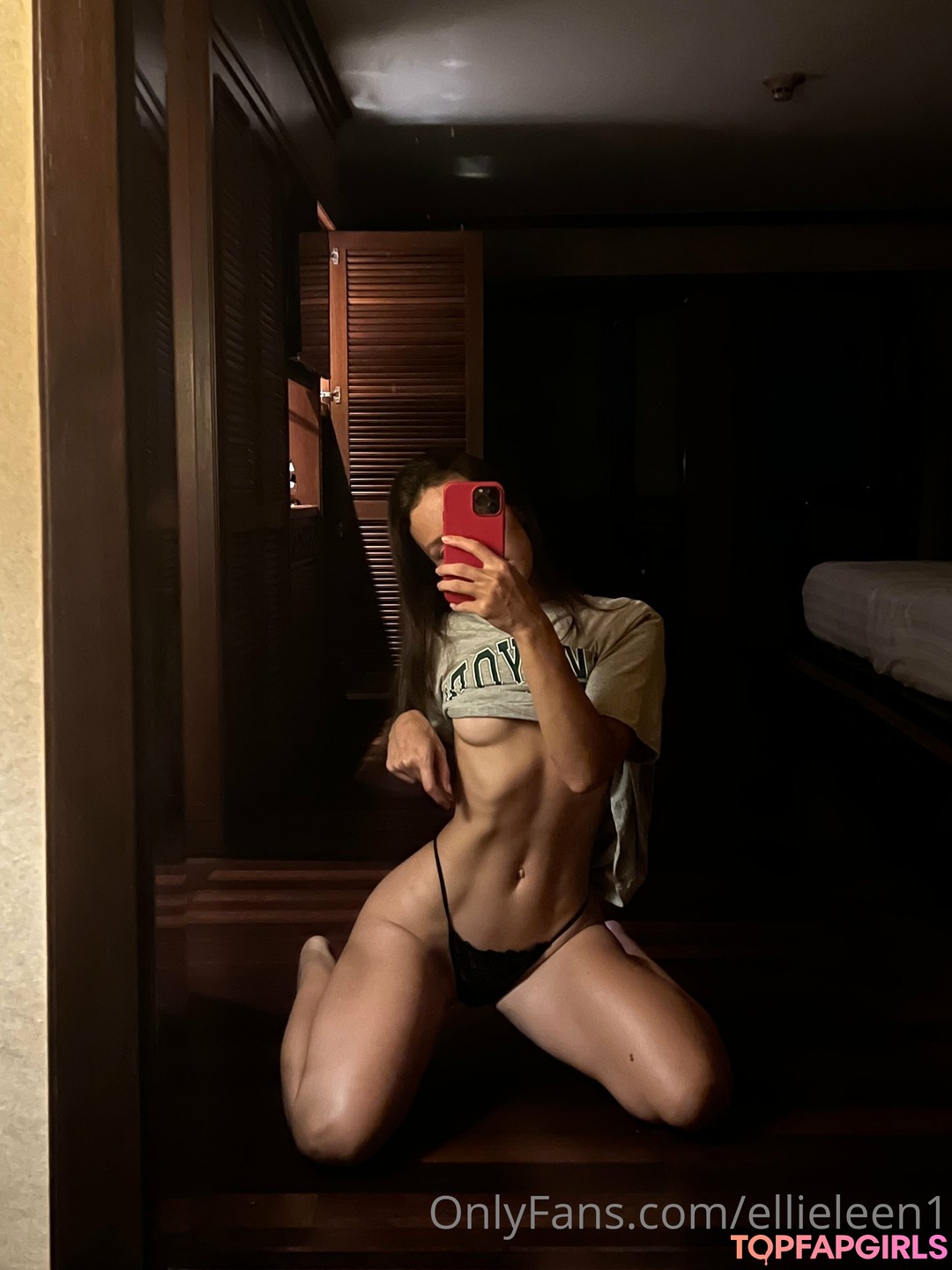 Naakte gelekte OnlyFans-foto van Ellieleen #264