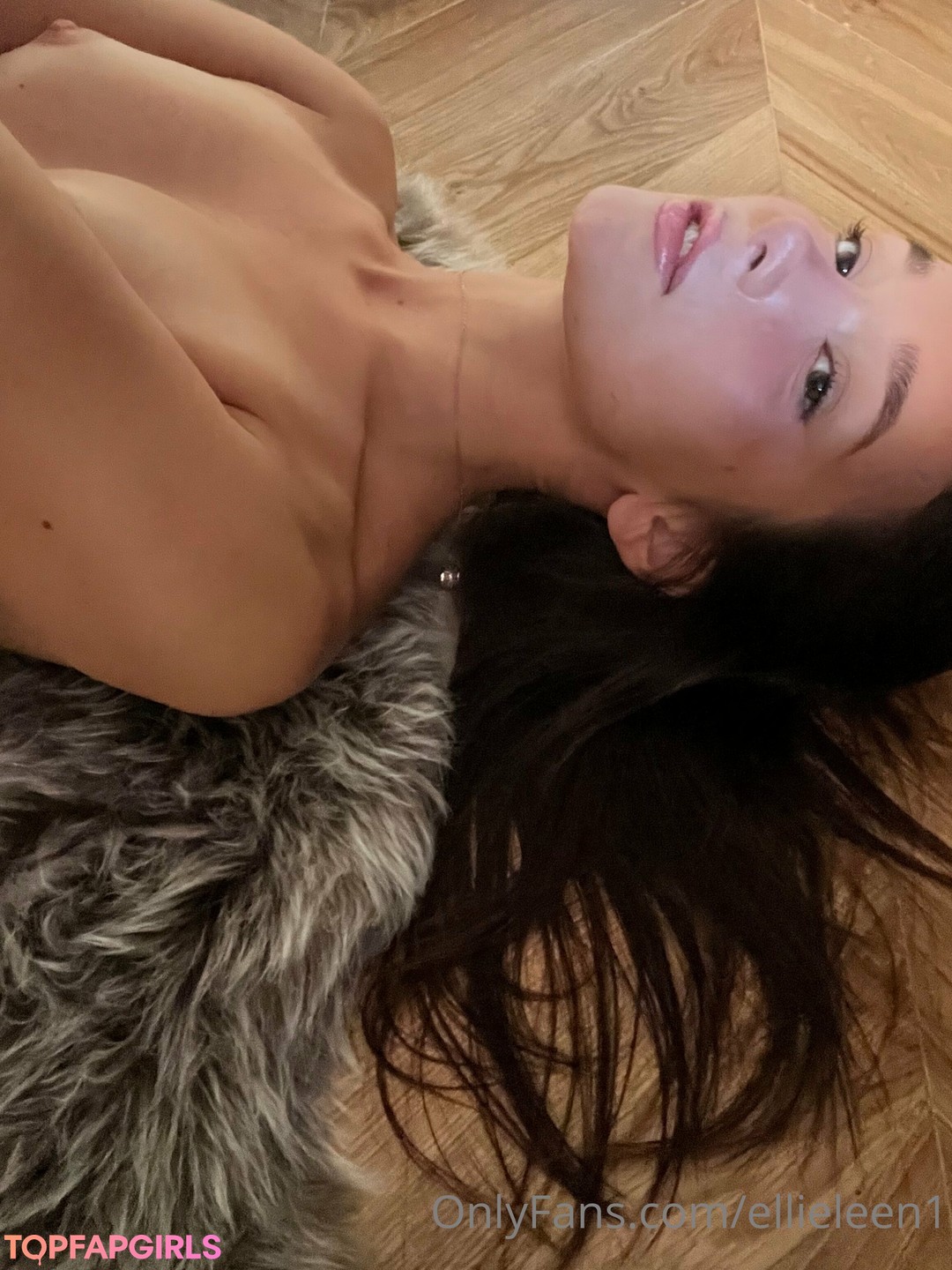 Naakte gelekte OnlyFans-foto van Ellieleen #432