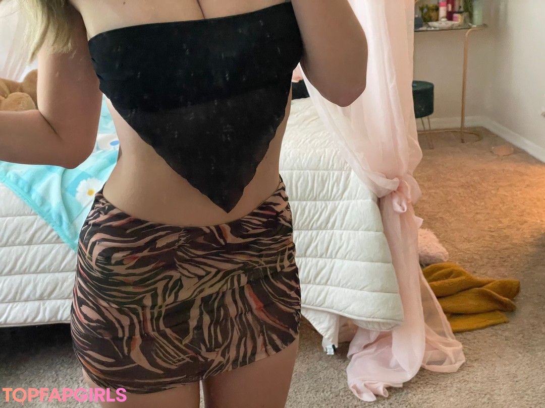 Naakte gelekte OnlyFans-foto van Rowsvee #1015