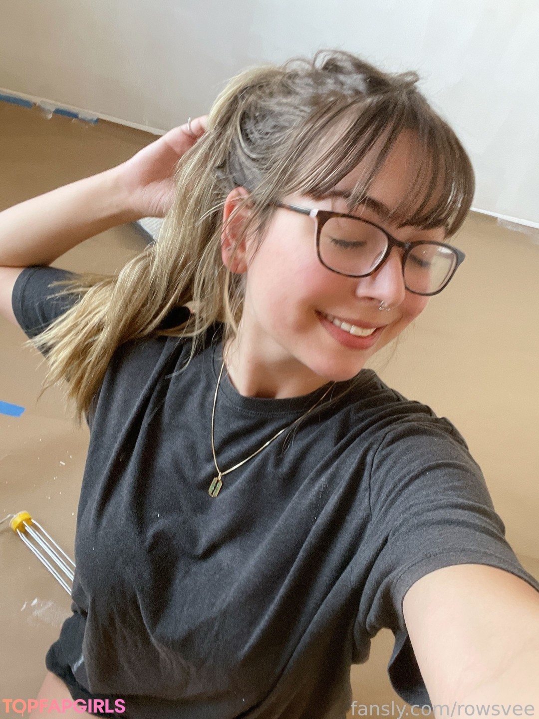 Naakte gelekte OnlyFans-foto van Rowsvee #185