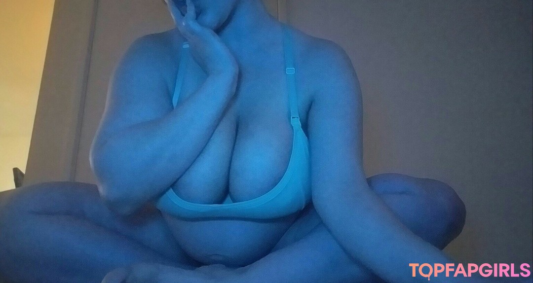 Naakte gelekte OnlyFans-foto van Mal Malloy #102