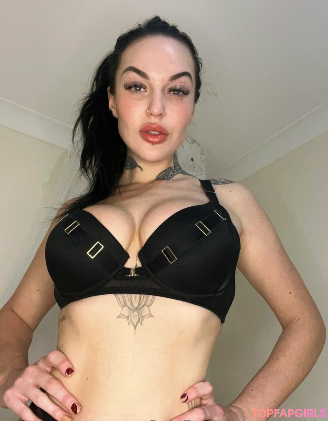 Naakte gelekte OnlyFans-foto van Ncaslida #108