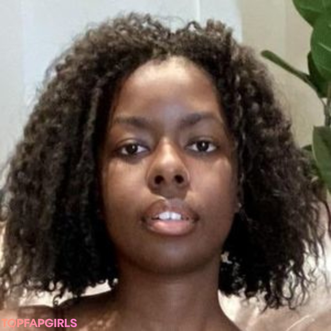 Naakte gelekte OnlyFans-foto van Camille W #304