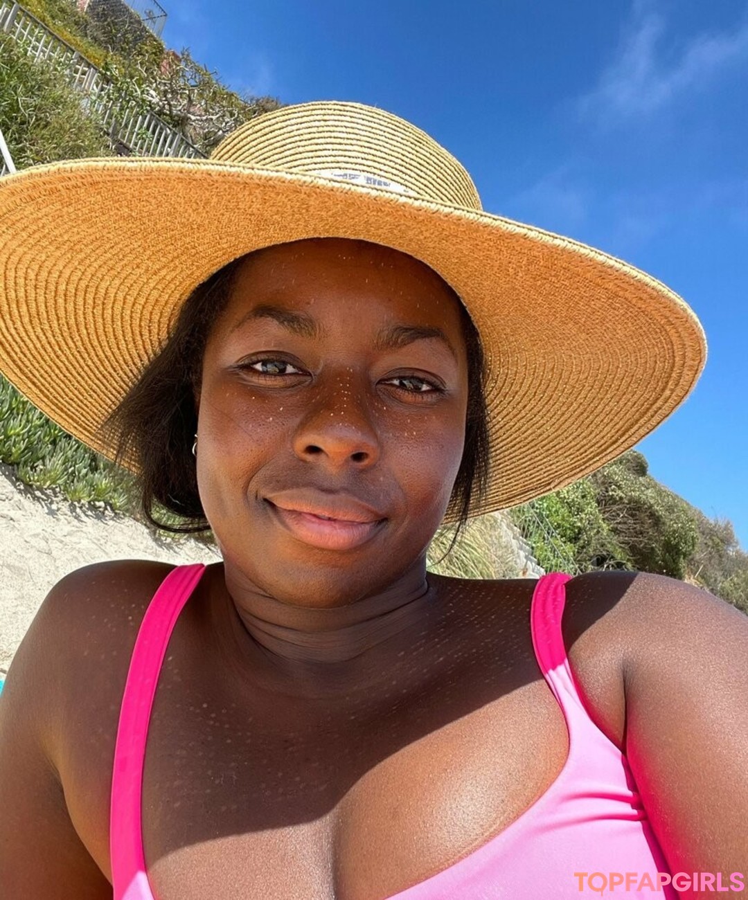 Naakte gelekte OnlyFans-foto van Camille W #313