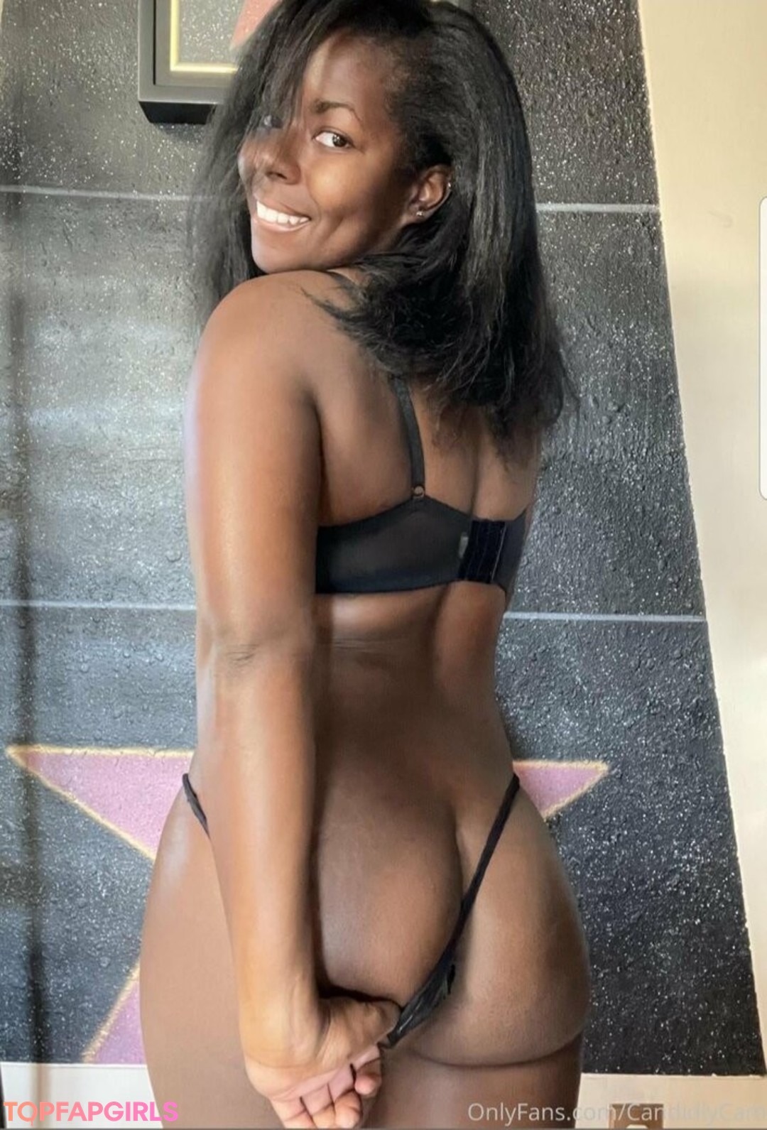 Naakte gelekte OnlyFans-foto van Camille W #334