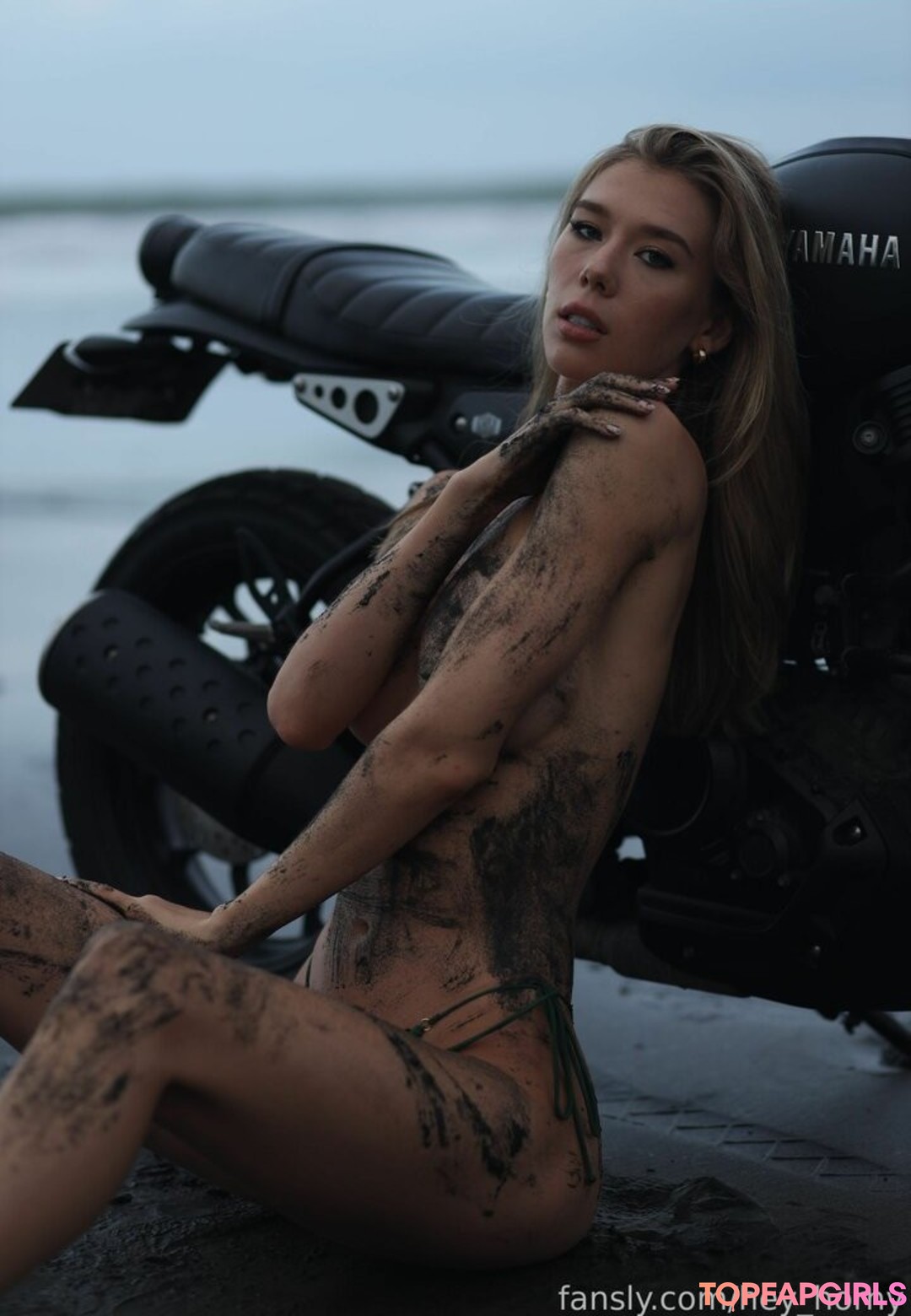 Naakte gelekte OnlyFans-foto van Mira #403