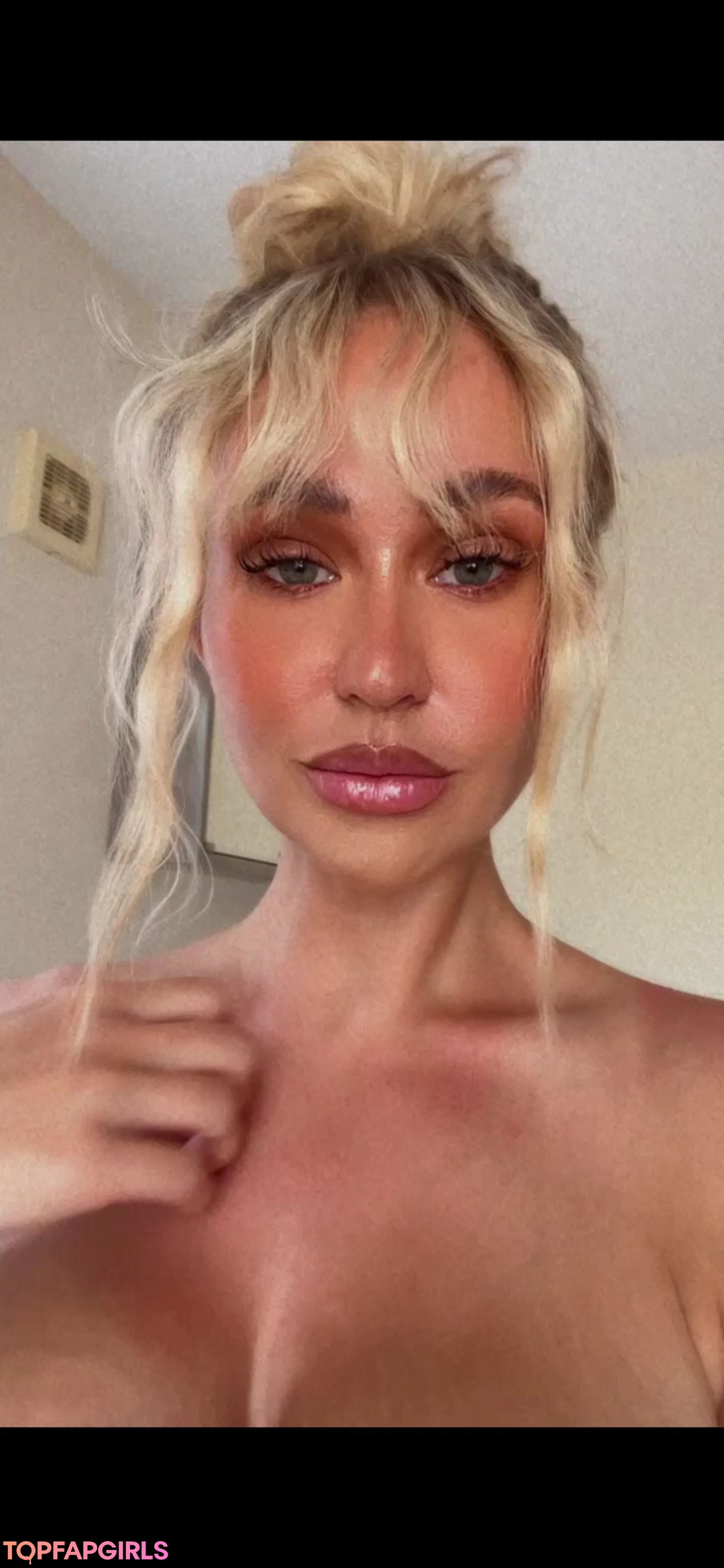 Naakte gelekte OnlyFans-foto van Sophie Reade #613