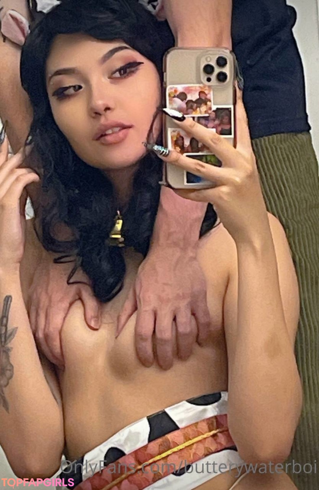 Naakte gelekte OnlyFans-foto van Emi Bunny #575