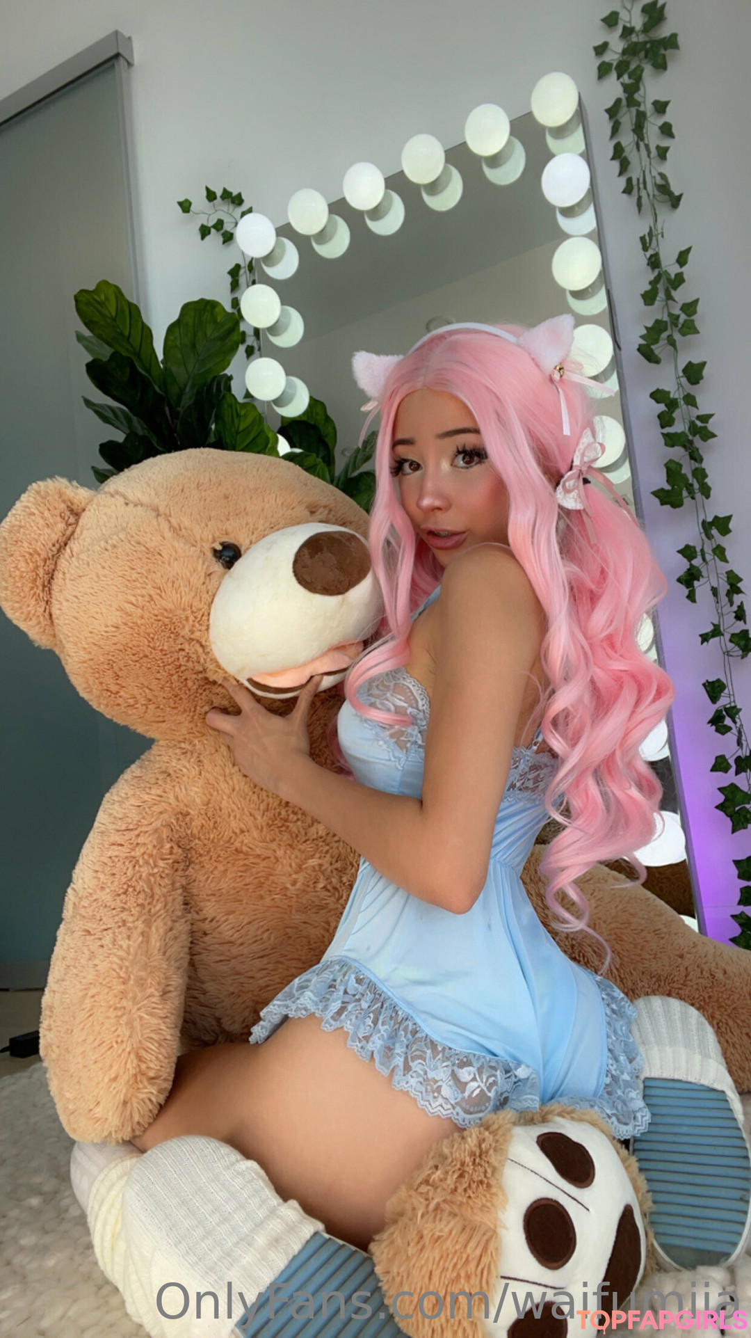 Naakte gelekte OnlyFans-foto van Waifumiia #81