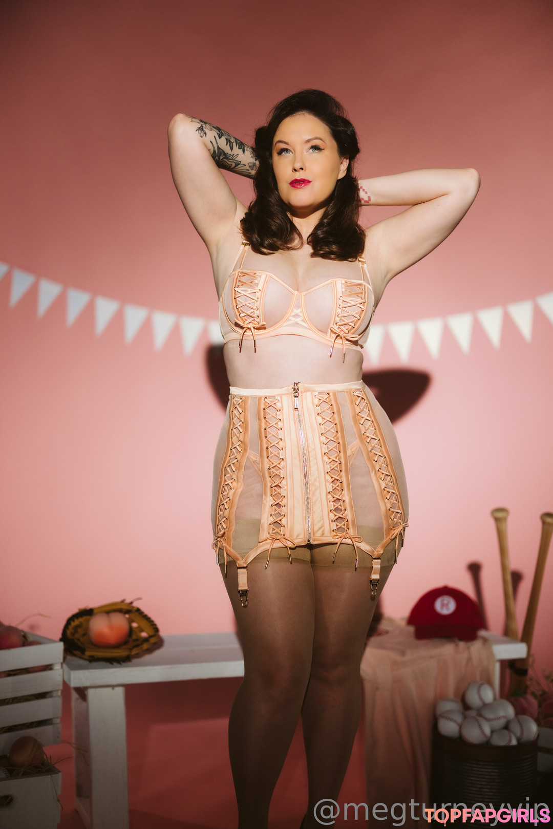 Naakte gelekte OnlyFans-foto van Meg Turney #1238