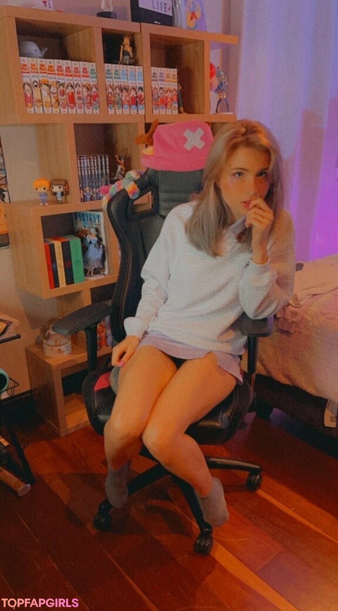 Naakte gelekte OnlyFans-foto van Animaechan #198