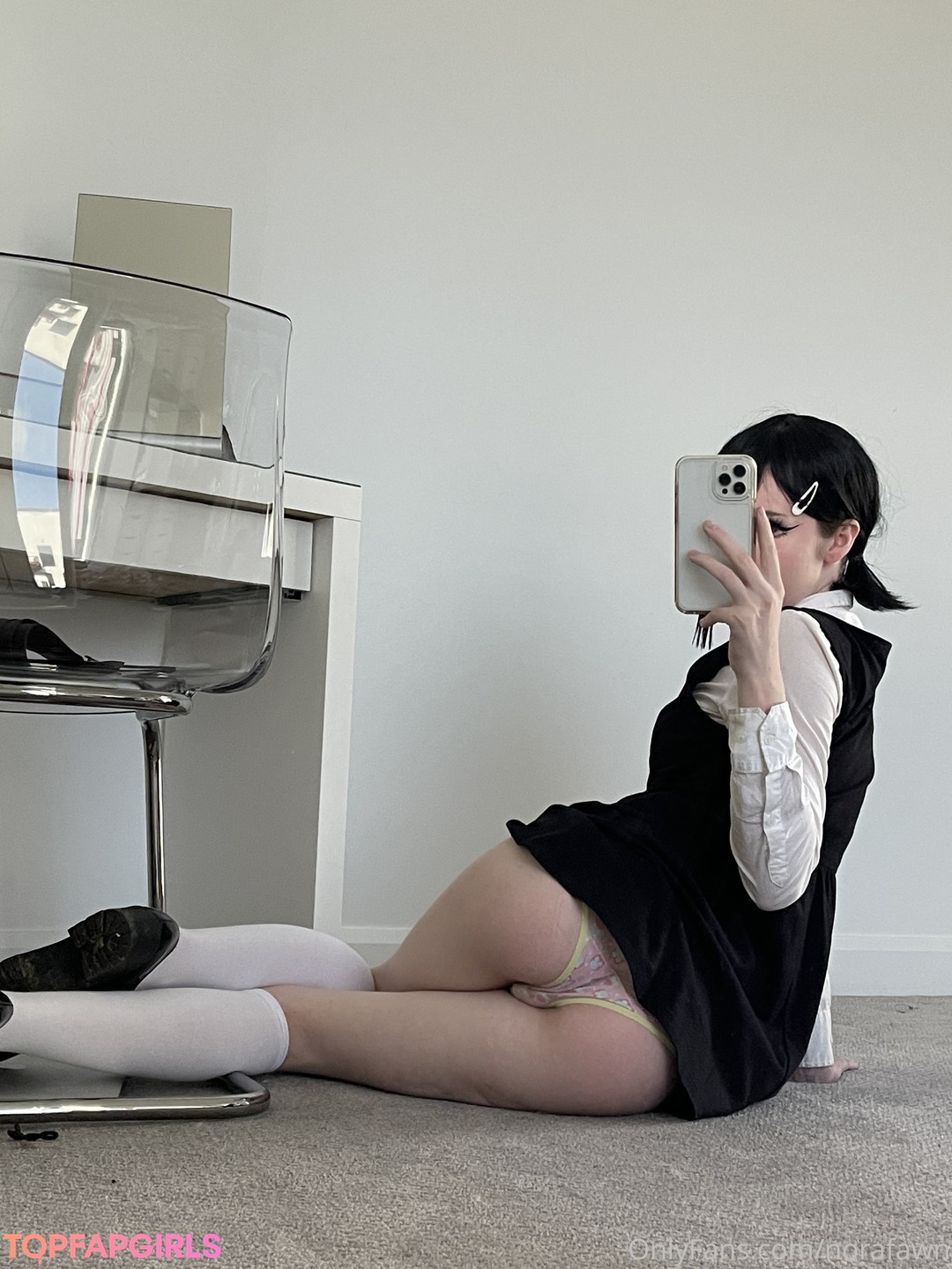 Naakte gelekte OnlyFans-foto van Norafawn #999