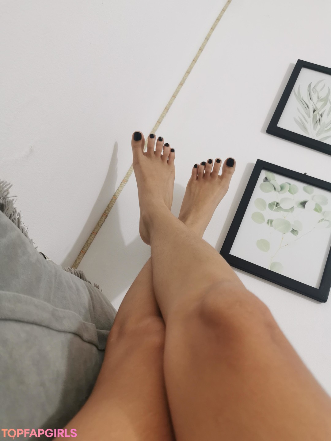 Naakte gelekte OnlyFans-foto van Frisky Twins #70