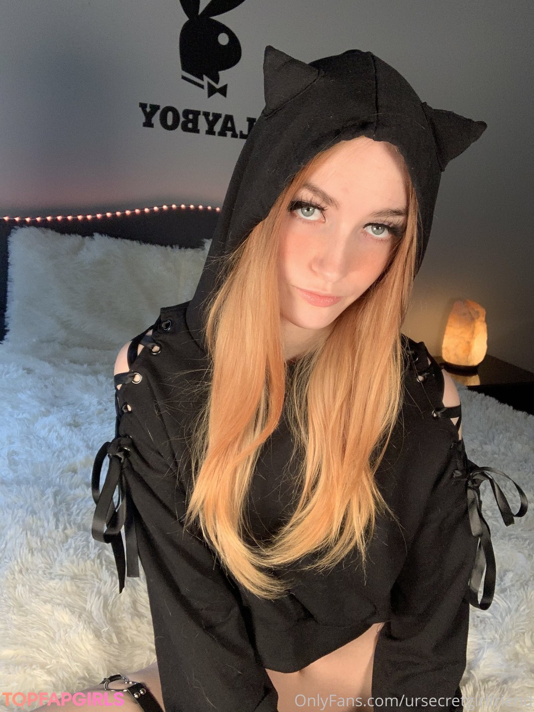 Naakte gelekte OnlyFans-foto van Pyra Fae #222