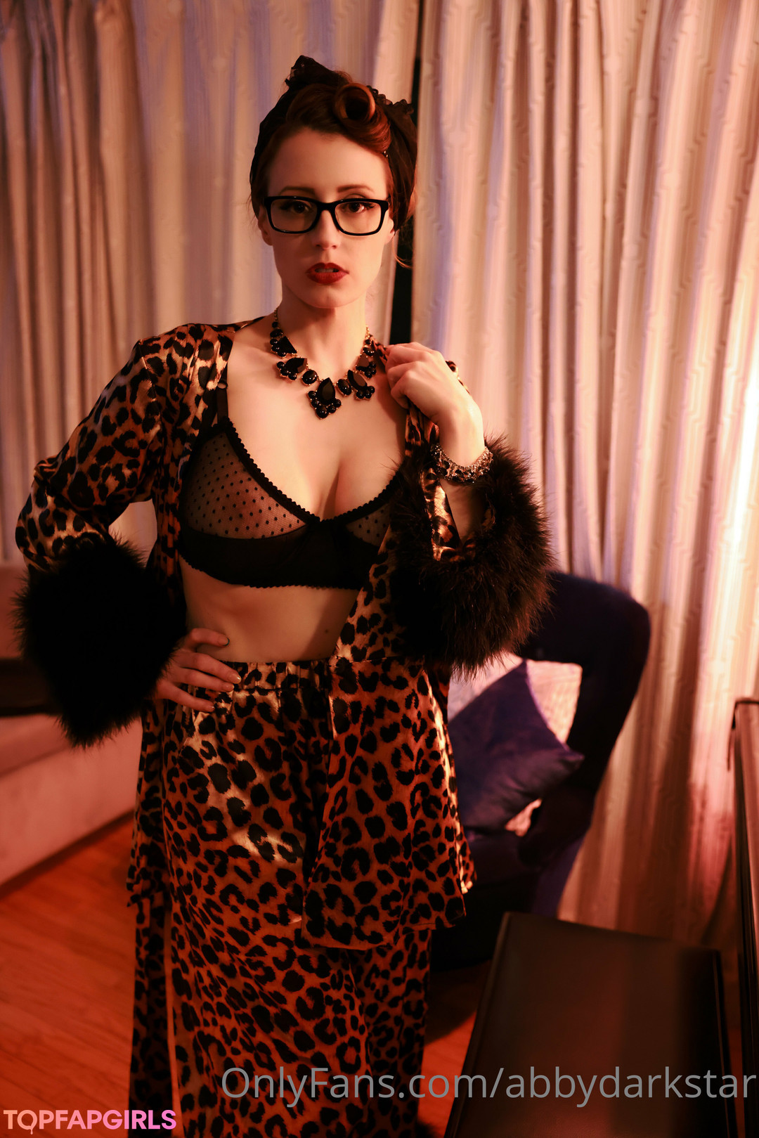 Naakte gelekte OnlyFans-foto van Abby Dark Star #551