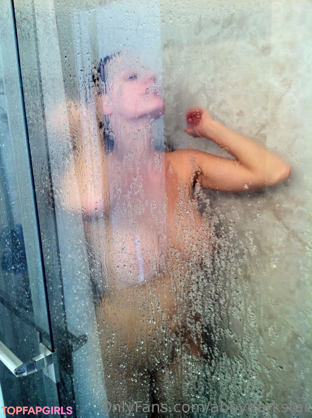 Naakte gelekte OnlyFans-foto van Abby Dark Star #662