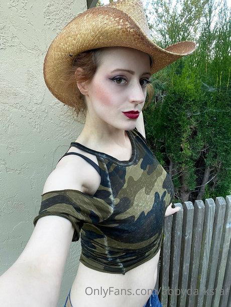 Abby Dark star