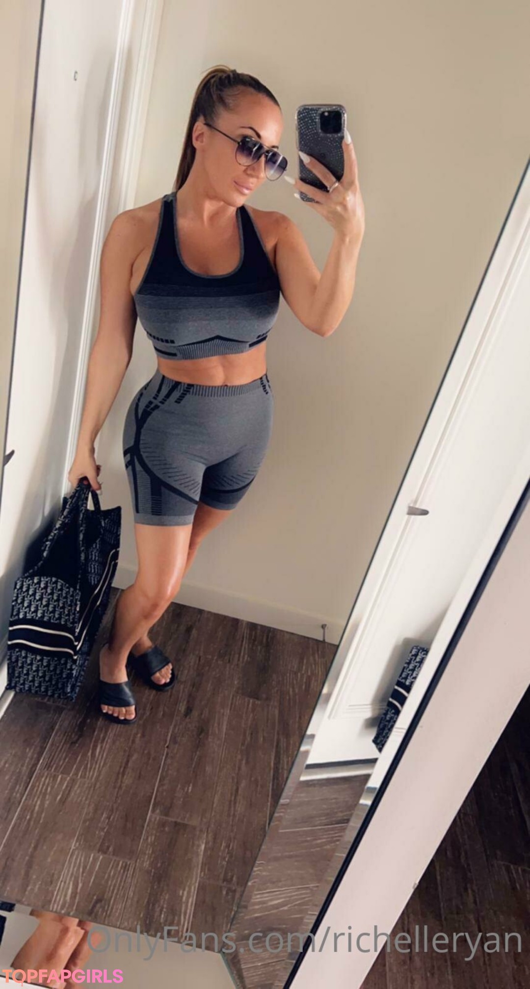 Naakte gelekte OnlyFans-foto van Richelle Ryan #45