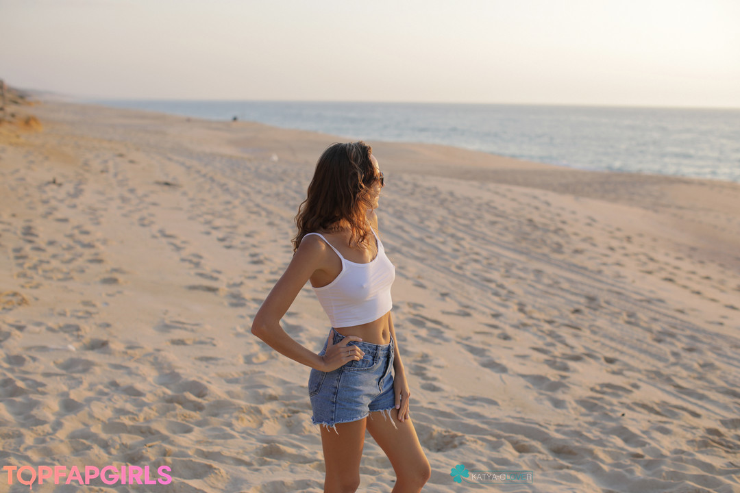 Naakte gelekte OnlyFans-foto van Katya Clover #148