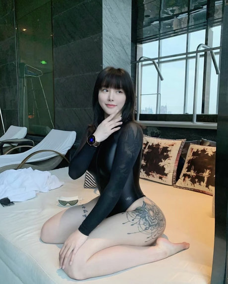 Hitomi Songyuxin