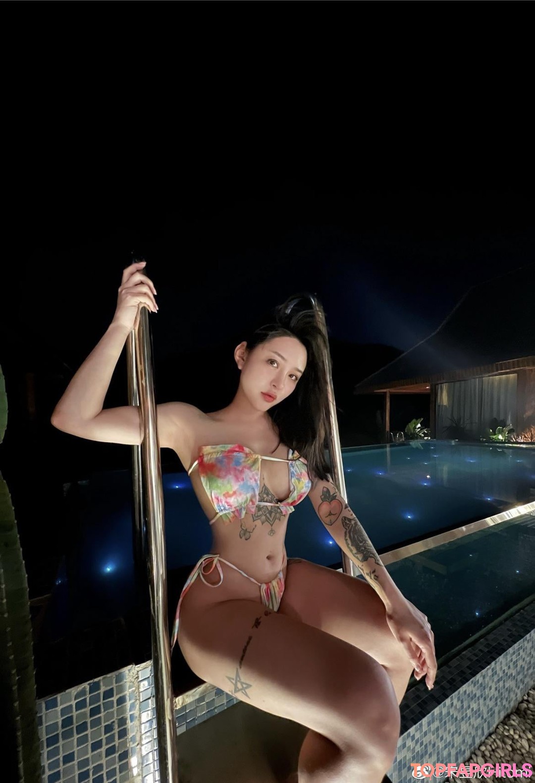 Naakte gelekte OnlyFans-foto van Hitomi Songyuxin #341