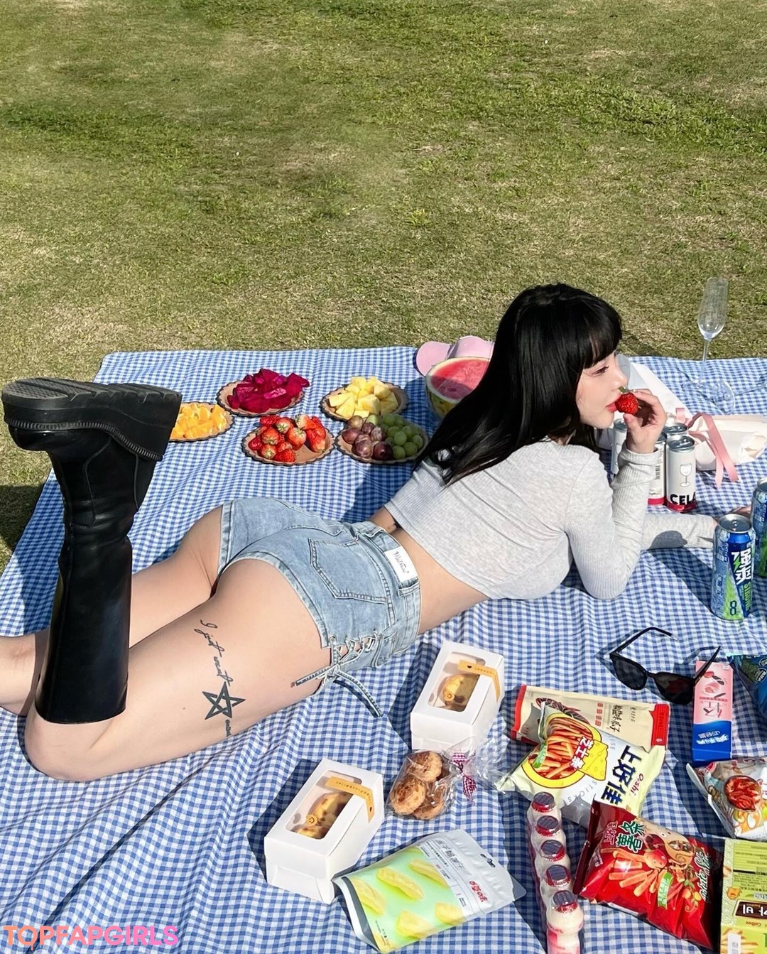 Naakte gelekte OnlyFans-foto van Hitomi Songyuxin #397 Naakte gelekte OnlyFans-foto van Hitomi Songyuxin #397