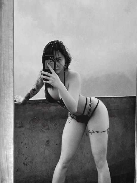 Hitomi Songyuxin