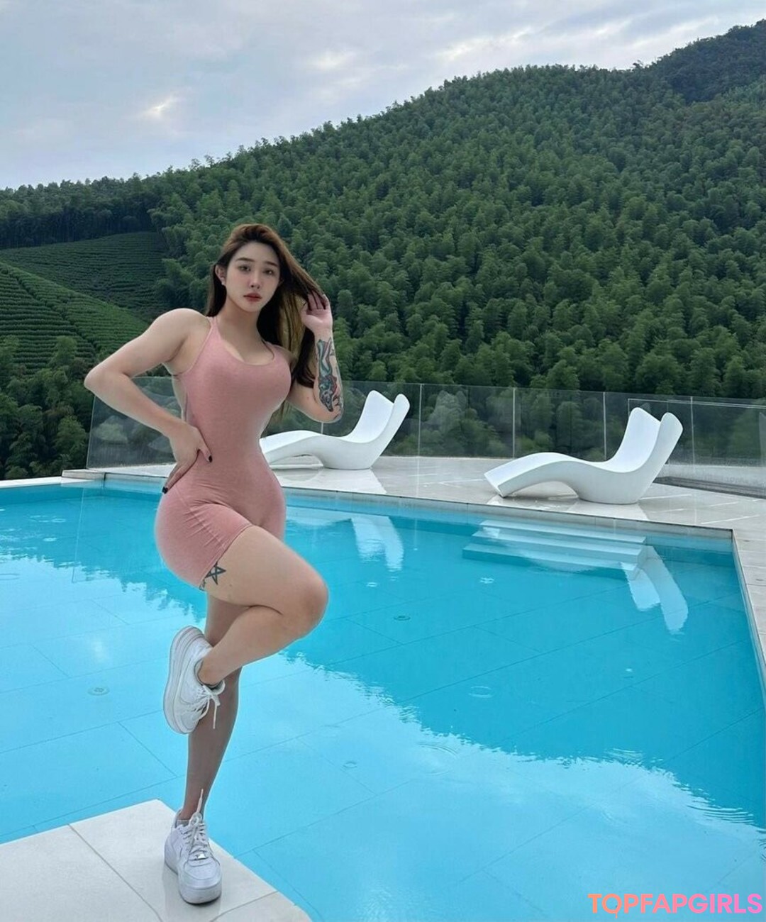 Naakte gelekte OnlyFans-foto van Hitomi Songyuxin #841