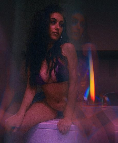 Naakte gelekte OnlyFans-foto van Layla Vee