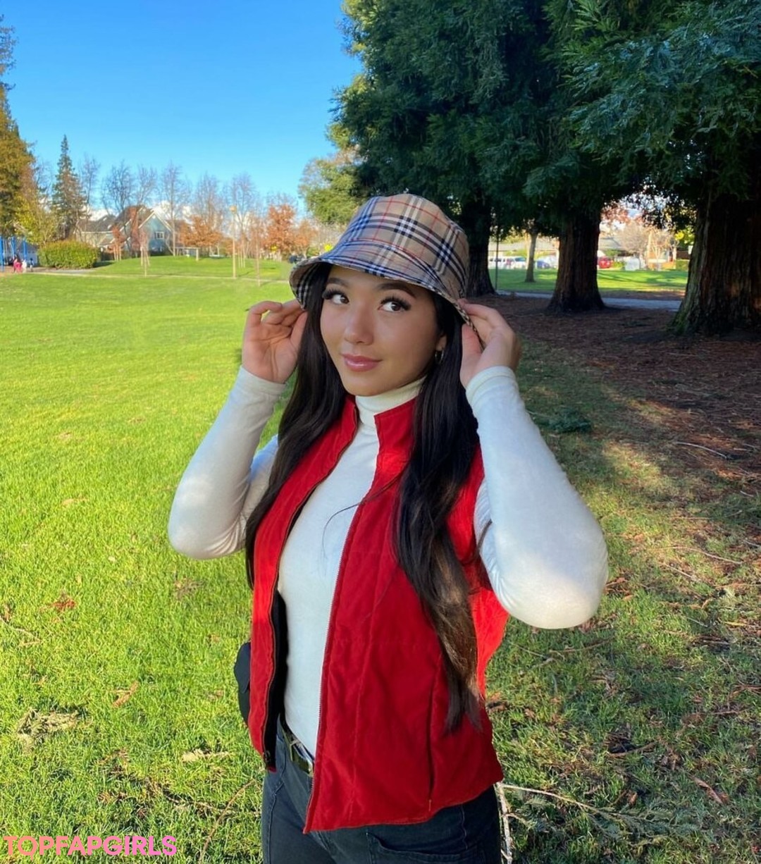 Naakte gelekte OnlyFans-foto van Eliza Chau #326