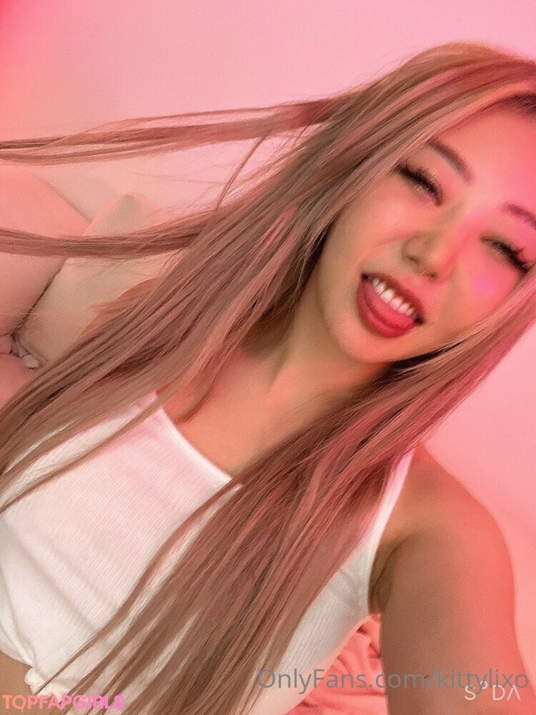 Naakte gelekte OnlyFans-foto van Kittylixo #137