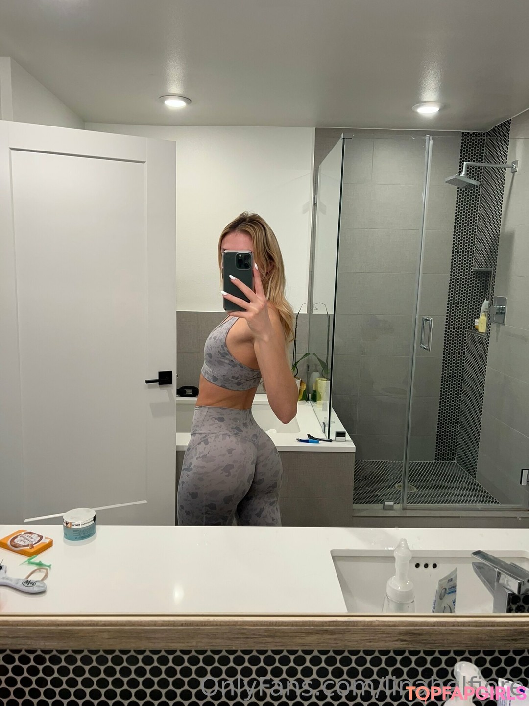 Naakte gelekte OnlyFans-foto van Lina Belfiore #413