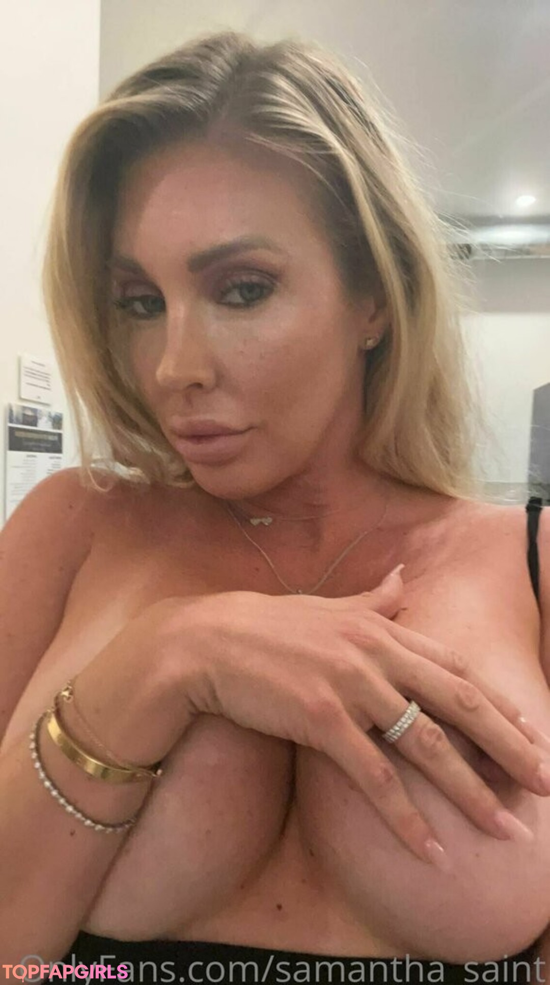 Naakte gelekte OnlyFans-foto van Samantha Saint #702